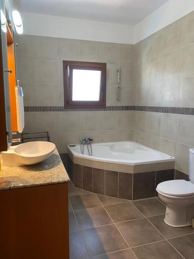Episkopi Villa, Luxury 4 Bedroom With Pool - ليماسول المظهر الخارجي الصورة